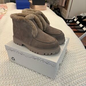 Lonza furry suede boots